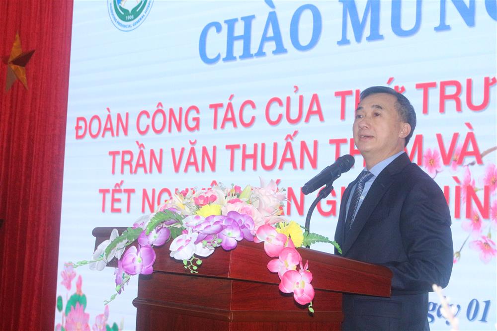 Thứ trưởng Bộ Y tế đến thăm và chúc Tết tại Bệnh viện Đa khoa tỉnh Hải Dương 